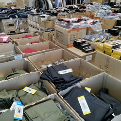 ROPA POR PIEZA, DOZENS O CAJAS PARA PRECIOS VISITE 2129 S WRIGHT ST SANTA ANA CA 92705 MARTES A VIERNES 9AM A 5 30 PM.