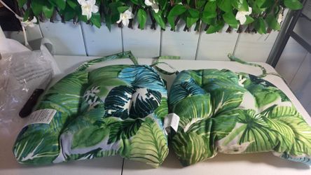 Pillow Perfect Tropic Botanical Indoor/Outdoor Tufted Wicker Seat Cushion with Ties, 2 Count, 15.5" x 16", Green Lush Leaf Jungle