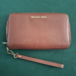 Michael Kors Zip Wallet (Burgundy) – Lots of Card Slots