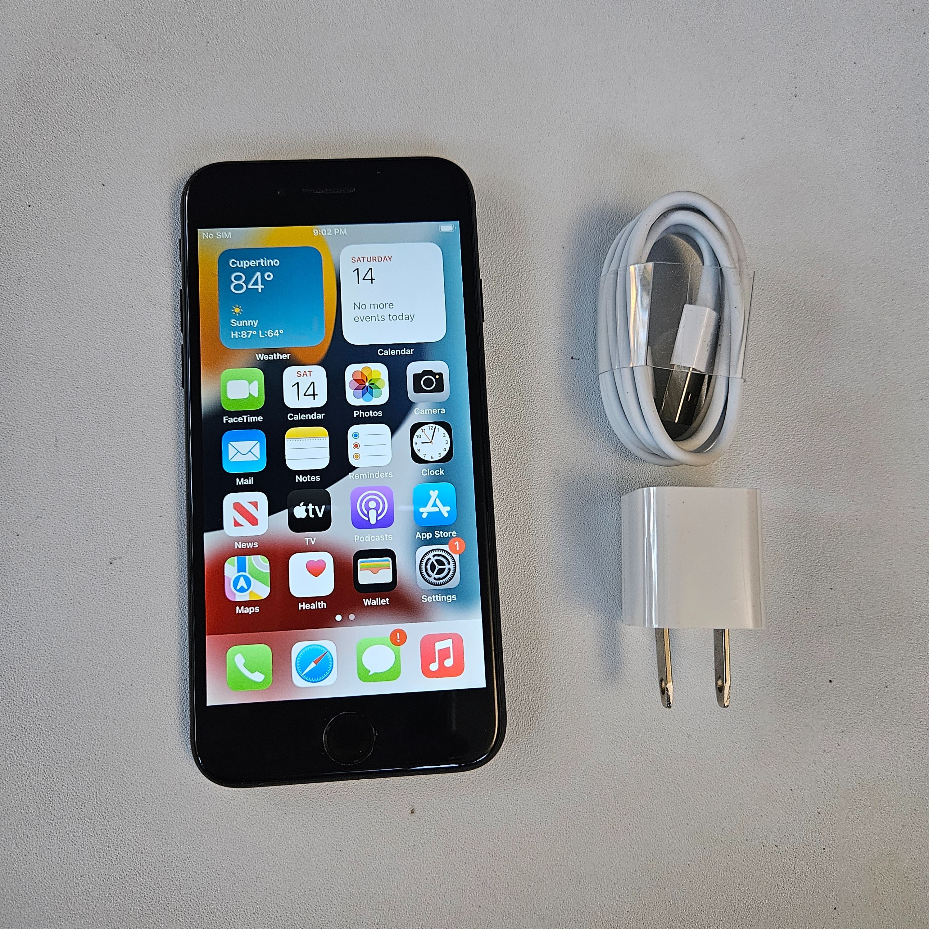 Apple iPhone 7 - UNLOCKED - Like New 