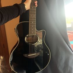 Acoustic Yamaha Guitar WITH CASE