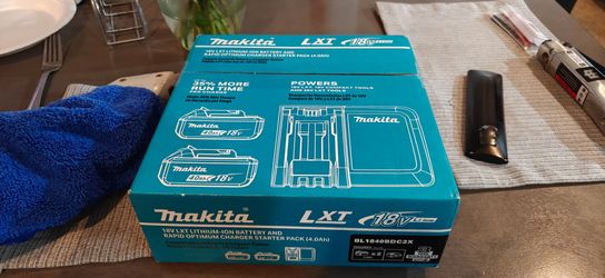 Makita 18v 4.0 Batteries and Fast Charger Starter Kit