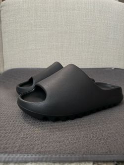 YEEZY SLIDES (ONYX)