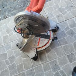 Black & Decker 10" Compound Miter Saw