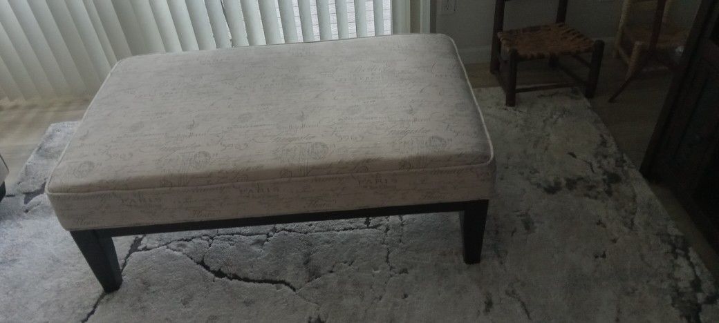 3 Cushion 87" Couch. Like New Gray Tweed