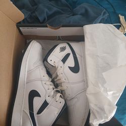 Size 7 Jordan 