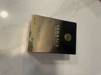 Versace Crystal Noir Eau de Toilette natural spray.
