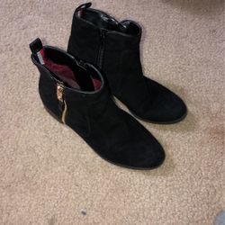 Black Tommy Hilfiger Boots Size 8.5 Women’s 