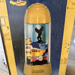 2000 The Beatles Yellow Submarine Motion Lamp Vandor NEW IN BOX Vintage Rotating