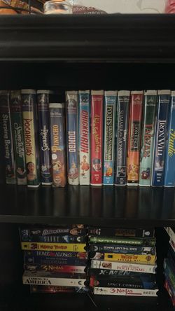 Large VHS Tape Collection – Disney & More