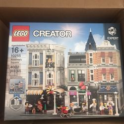 Lego Assembly Square #10255 Creator. Brand New. Unbox.Alhambra Pick up only. $360 firmed. Zelle or Cash