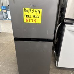 Midea Mini Fridge With Freezer 