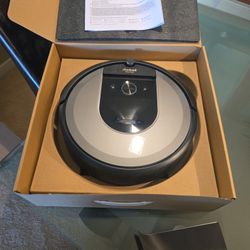 Vacuum Roomba i8