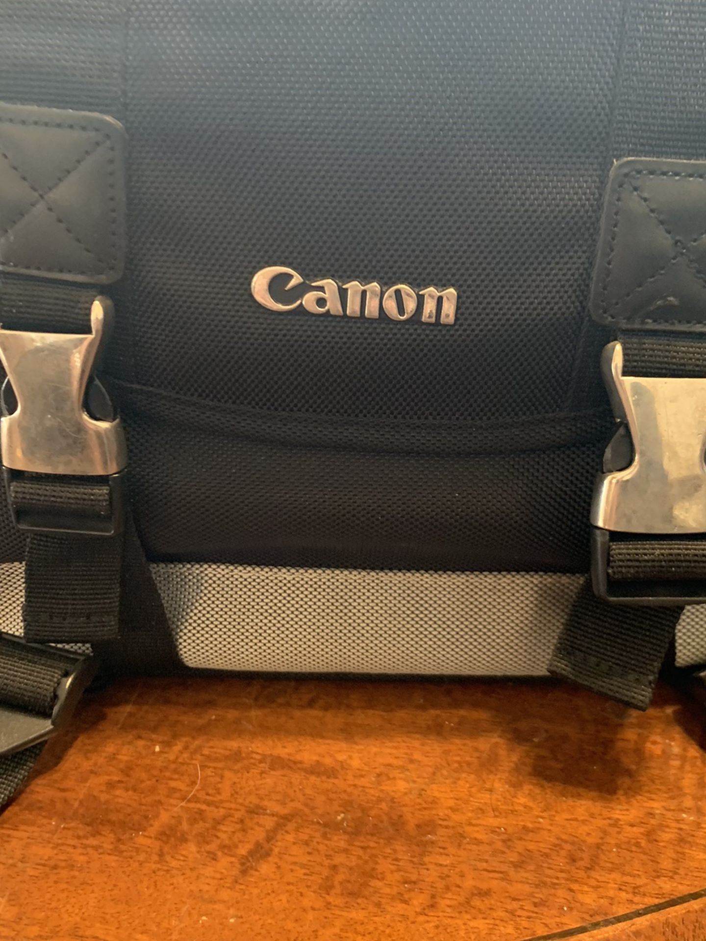 Canon 200dg Deluxe Gadget Bag