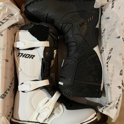 Thor Ridding Boots, Youth 7,Black And White 