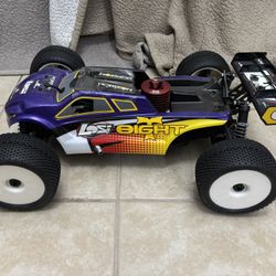 1/8 8IGHT-T 4X4 Nitro Truggy RTR, Purple/Yellow