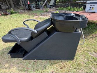 Shampoo chair