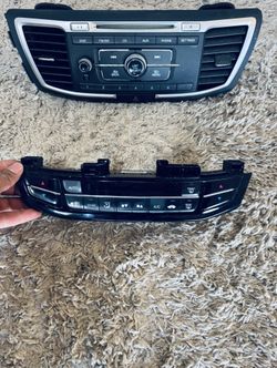 2016-2017 Honda Accord Climate Control Module Temperature AC/Heater Replacement P/N:79600T2FA710M1 79600 T2F A711 M1 Fits OEM Used Auto Parts