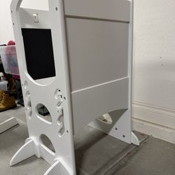 Little Partners Learning Tower 