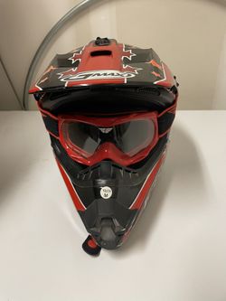 GMAX Youth Medium Off-Road Helmet-Red/Black/Stars & Goggles/Excellent Condition