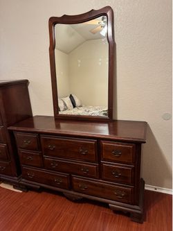 Matching Vintage 1980s American Drew Dresser and Chest of Drawers
