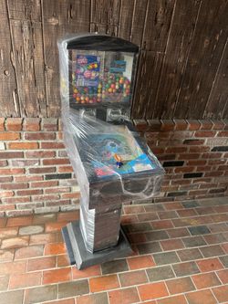 Pinball style gumball machine racing theme  25cents