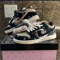 Travis Scott Dunks 