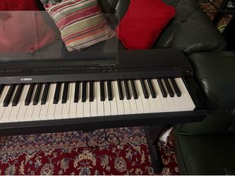 Yamaha P-255 Piano Excellent Condition