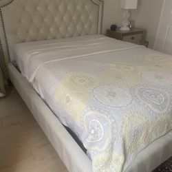 Upholstered Bed Frame with Tufted Headboard 