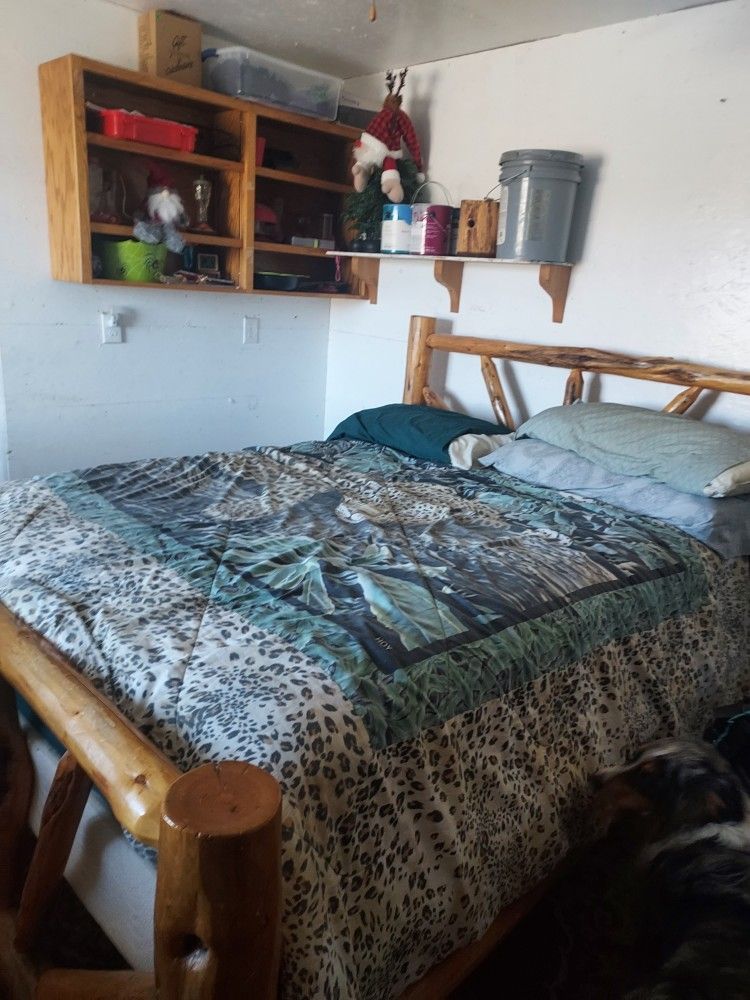 Queen Log Bed With Mattress And Box Springs It Has A Mattress Cover On It And It's Been On There Since We've Had The Mattress So It's Never Been Slept