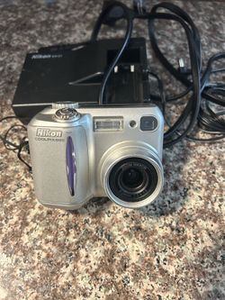 Nikon Camara with charger