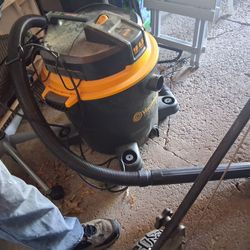 Vacmaster Professional BEAST 16-Gal Wet/Dry Vac