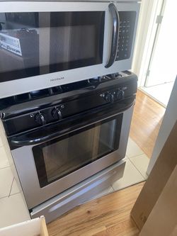 Frigidaire appliance set - ( fridge ,stove , dishwasher, microwave ) - delivery 🚚 available install available - all work perfectly in very clean cond