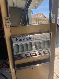 Dugrenier Candy Machine