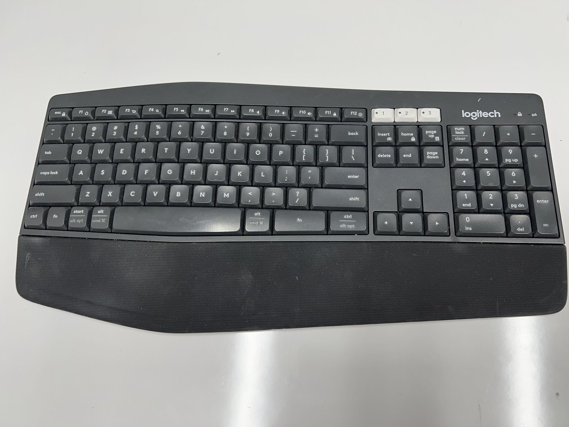 Bevise montering Begrænse Logitech K850 Keyboard for Sale in Biscayne Park, FL - OfferUp