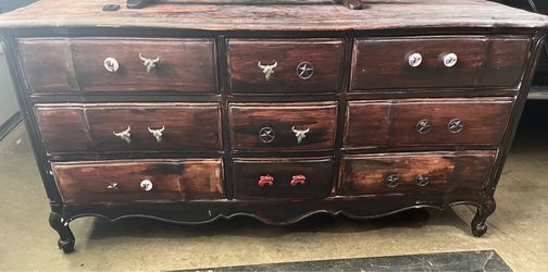 Dresser