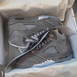 BRAND NEW JORDAN WOLF GREYS 5s (SIZE 7 MENS BRAND NEW JORDAN WOLF GREYS 5s (SIZE 7 MENS )
