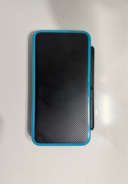 2DS XL blue/turquoise with charger