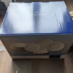 Villeroy and Boch Dinnerware Set (26 pieces)