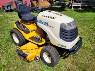 Big  cubcadet gt 1554 riding mower