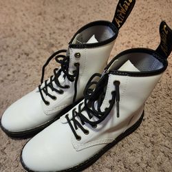 DR MARTENS Zavala Combat Boots White Black Size 7 Women's