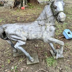 Horse Carriage Yard Art 