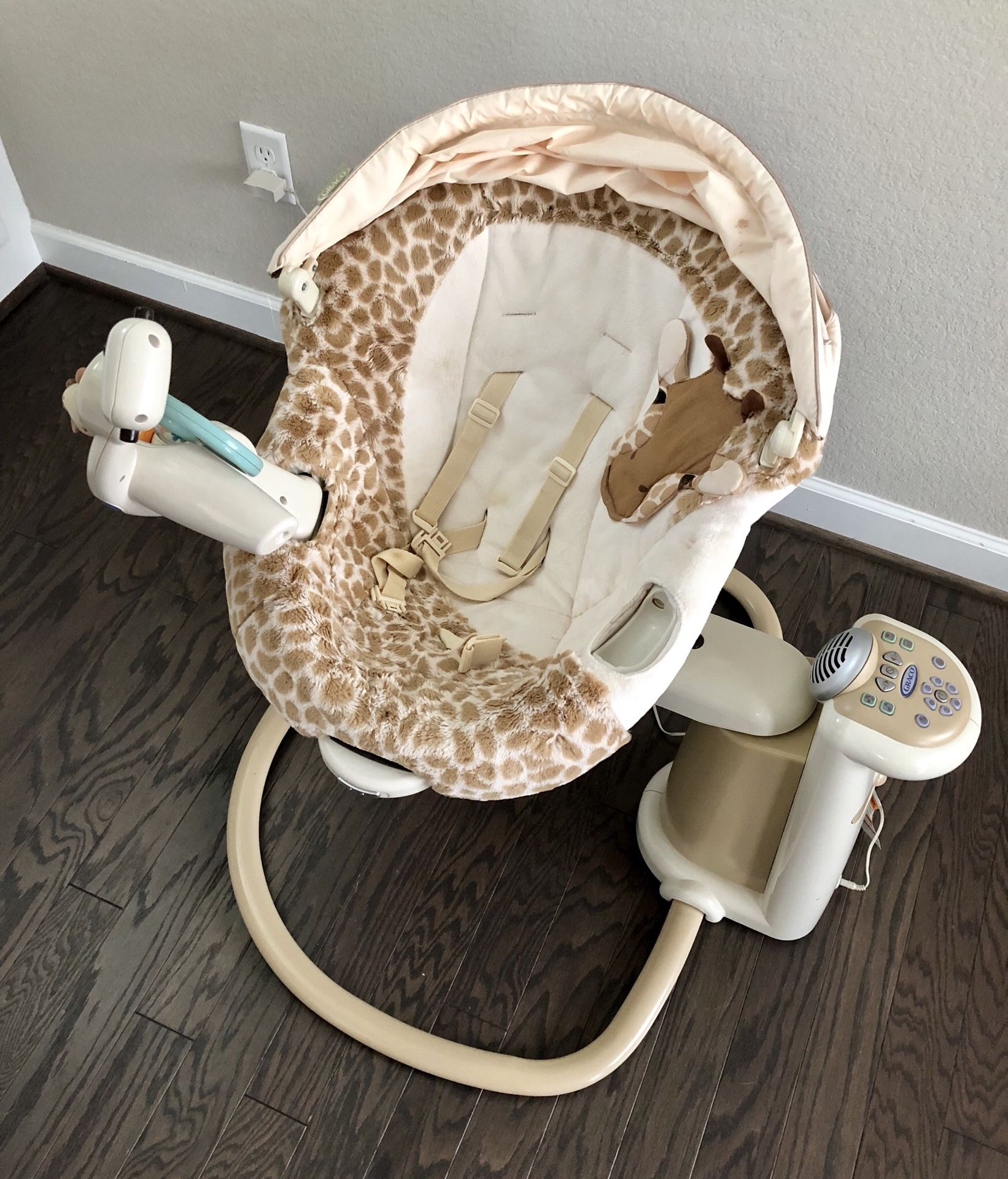 Graco Baby Giraffe Swing