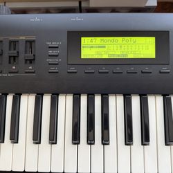 Roland D-70 Synthesizer 