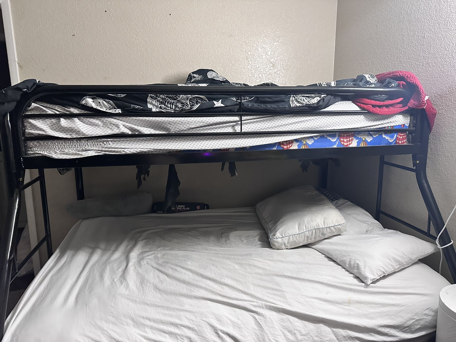 Bunk Bed With mattresses