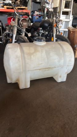 Utility water tank