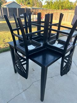 Black table set
