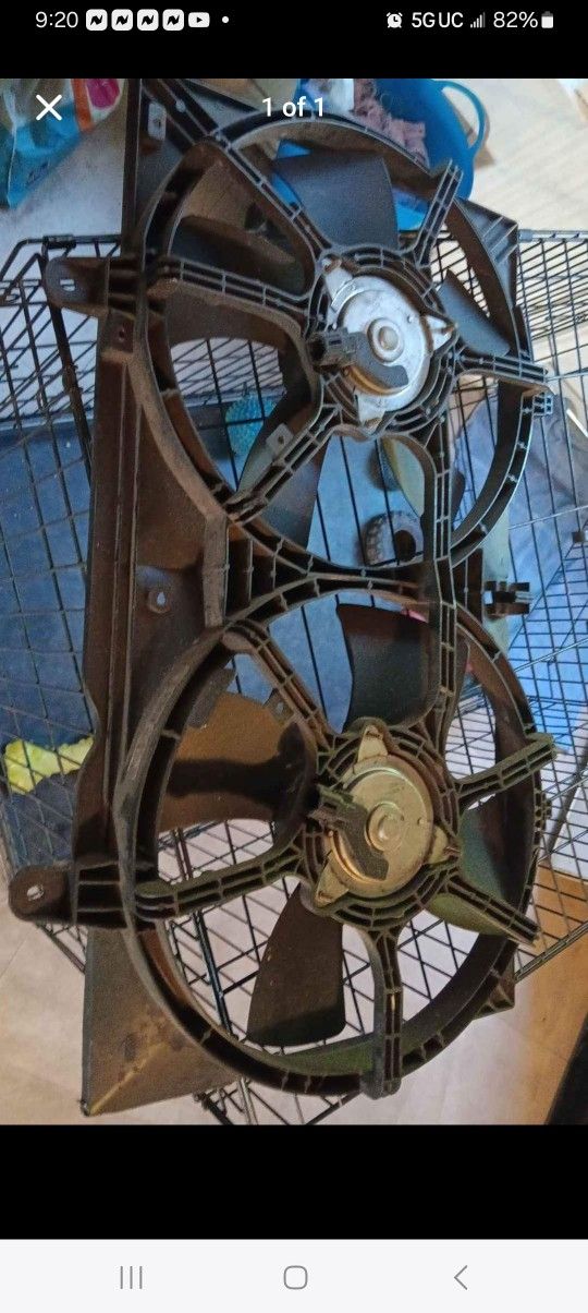 selling a radiator fan nothing wrong with it fits 04-08 nissan maxima need gone
