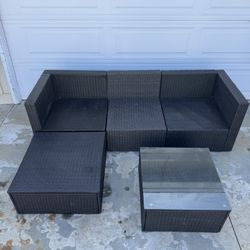 Wicker Patio Set With Table 