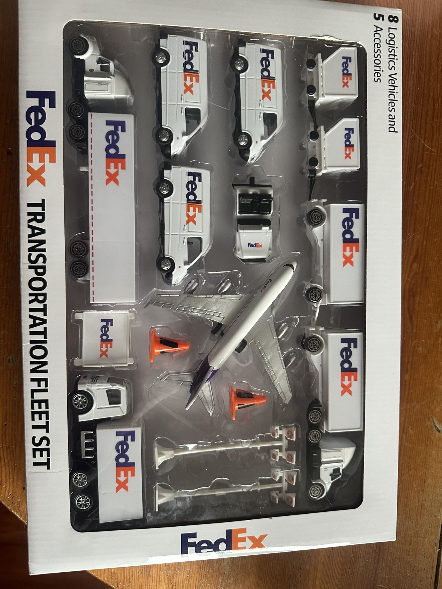 (fedex fleet diecast car set brand new